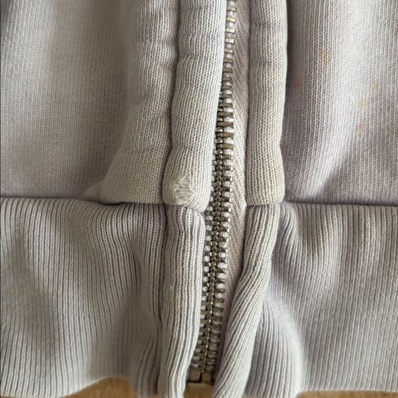 Brandy Melville cropped hoodie sweatshirt - Picture 4 of 5